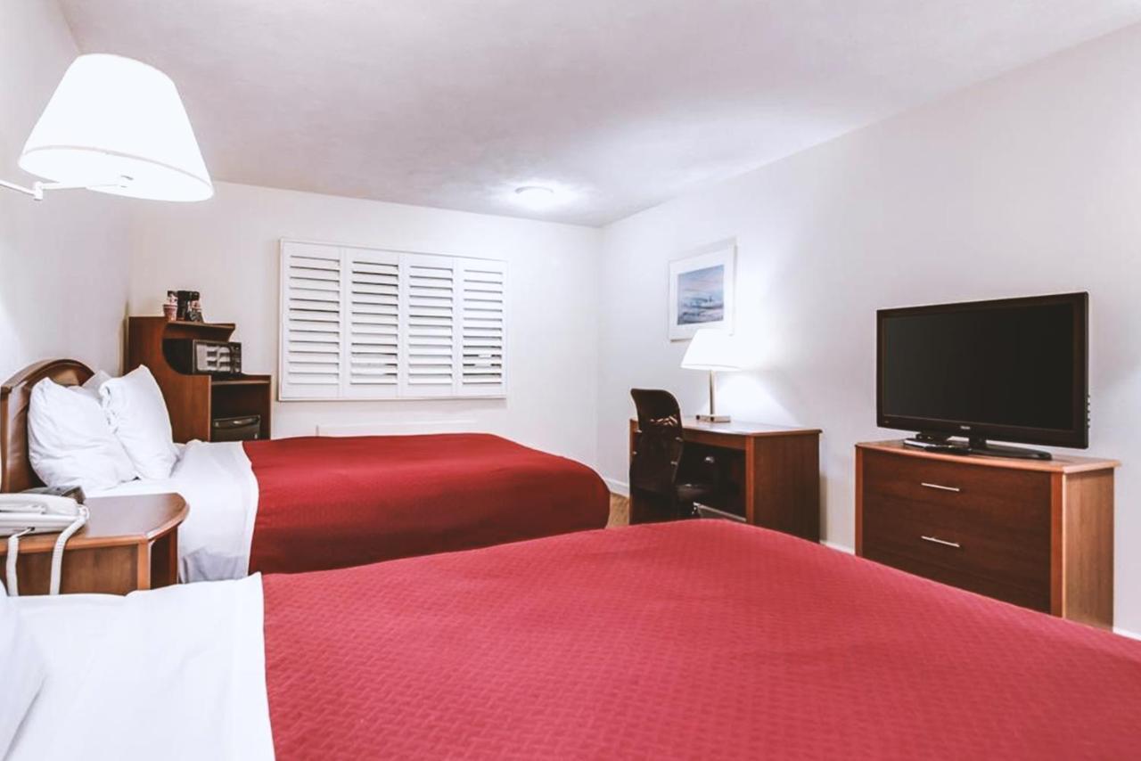Sky-Palace Inn & Suites Mccook Exterior photo